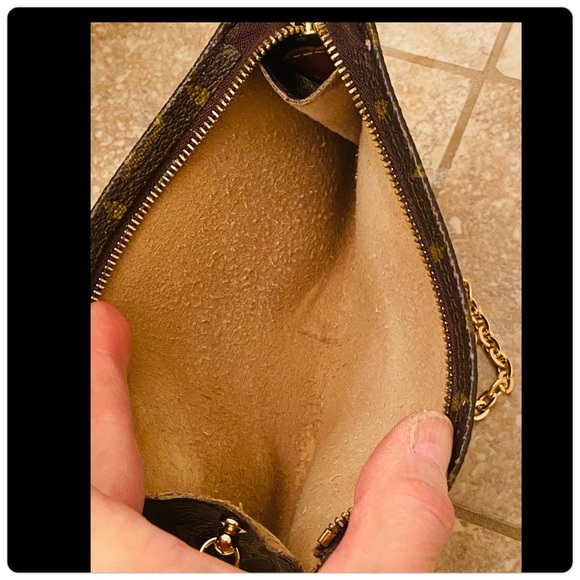 Authentic Louis Vuitton Bucket Pouch PM Monogram crossbody WOC - Picture 5 of 11